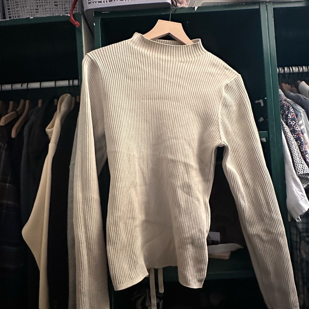 Aritzia blouse